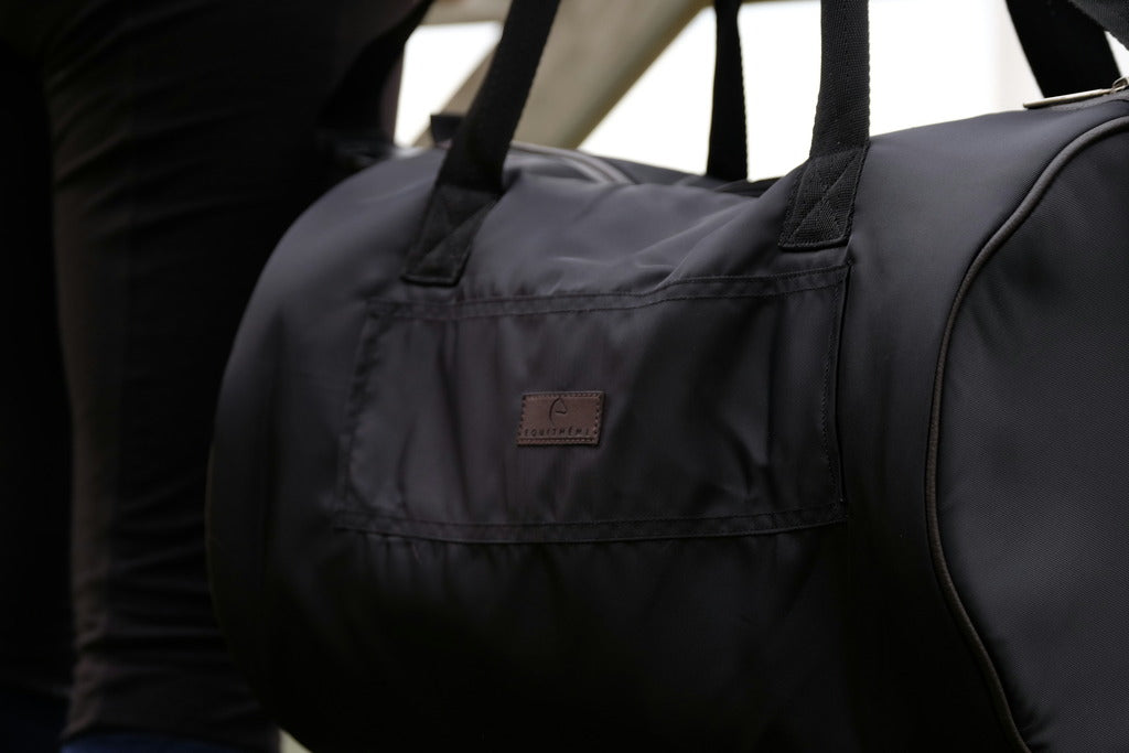 EQUITHÈME Soft Bowling Bag – Sleek, Soft, and Perfectly Versatile